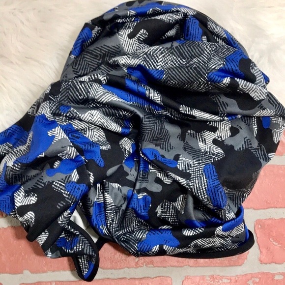 Fabletics Eclipse Infinity Scarf - Picture 3 of 5